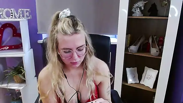 Zoey_Erotic Chat XXX in diretta