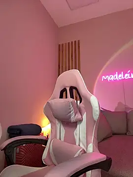 MadeleineSanez Live XXX-Chat