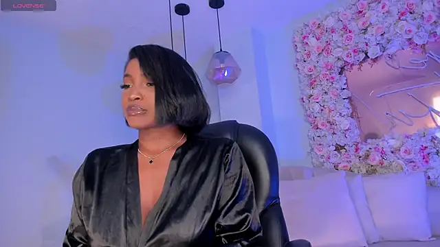 SavannahStorm Adlı Modelin Canlı XXX Sohbeti