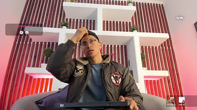 ApoloCruz: απευθείας συνομιλία ΧΧΧ