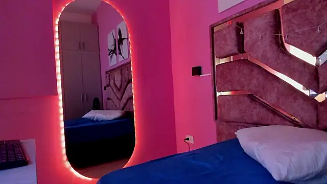 evelyn_lovv Adlı Modelin Canlı XXX Sohbeti