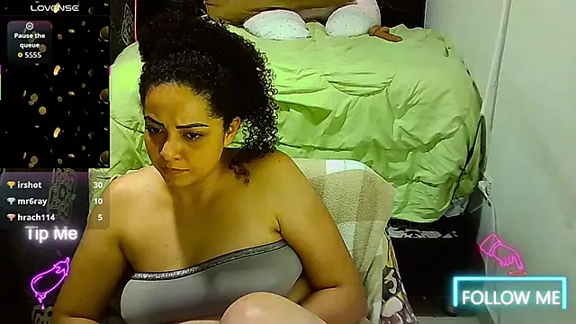 Chat +18 de _naughty_milf ao vivo