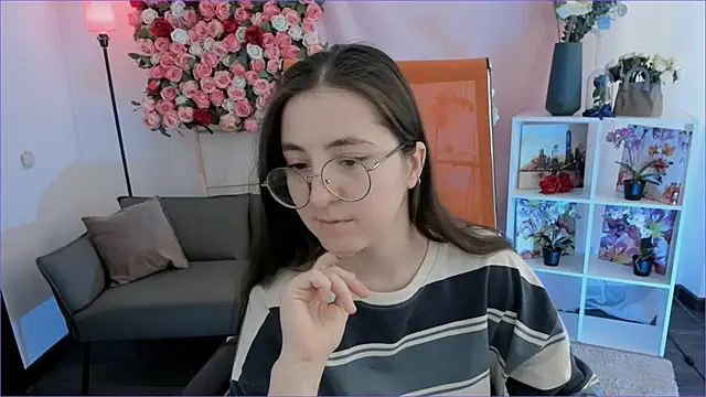 VirtuallVoyant Live XXX Chat