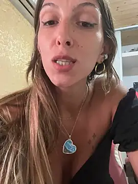 Irisdollbabe 现场XXX聊天