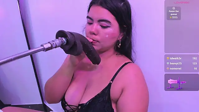 Živý XXX chat klhoe_boobs