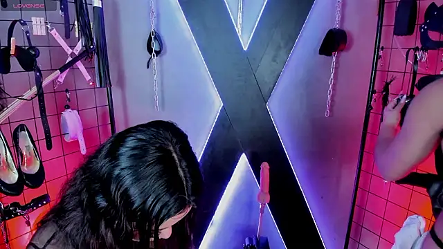 XXX chat uživo modela MissScarlet_Ela_bdsm