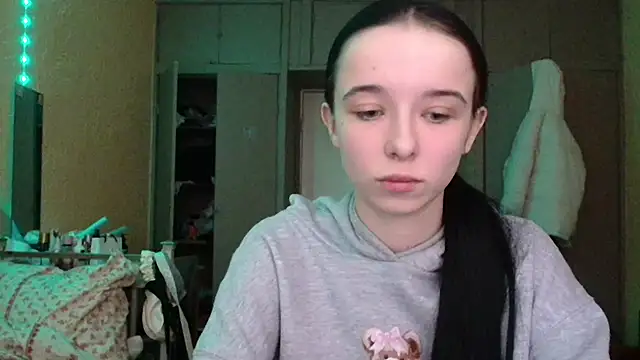 Emilia_Light: απευθείας συνομιλία ΧΧΧ