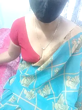 Flora_Telugu: διαδικτυακό σόου στην κάμερα