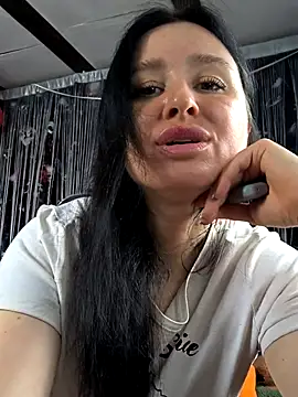 Czat XXX na żywo – KikiXRed