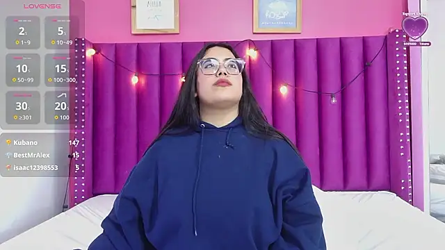 curvybuffgirllll – webcam-show