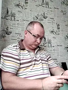 Nika_Malay: διαδικτυακό σόου στην κάμερα