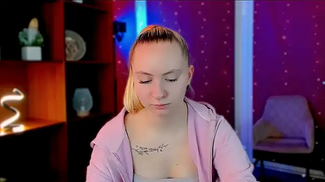 mila_glow1 élő XXX-chatje