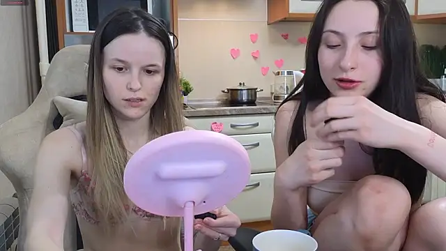 nastyundi: διαδικτυακό σόου στην κάμερα