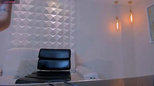 CarolineEvans_x: απευθείας συνομιλία ΧΧΧ