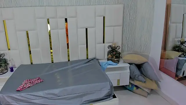 mia_vy: απευθείας συνομιλία ΧΧΧ