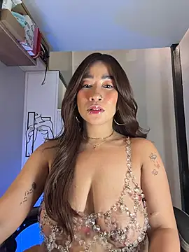 Chatroom XXX en direct de AsianMilfSheryl