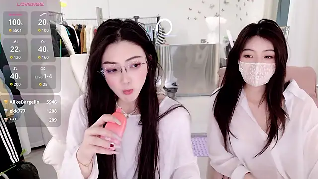 yangyang-777 Adlı Modelin Canlı XXX Sohbeti