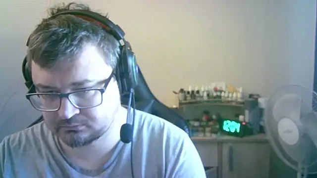 Chat +18 de SirAbuser ao vivo