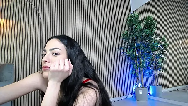 TheaBrown Adlı Modelin Canlı XXX Sohbeti