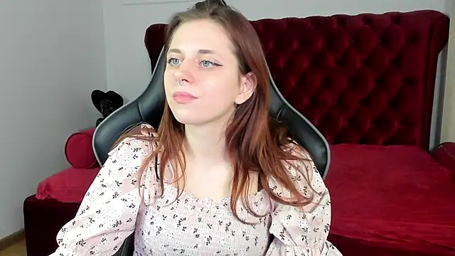 FreyaVey: онлайн-секс-чат