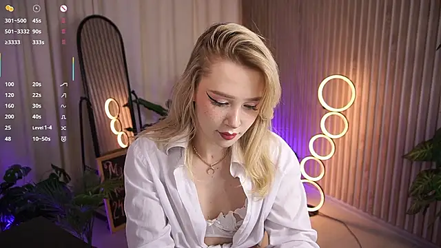 Онлайн чат XXX LauraWifeness