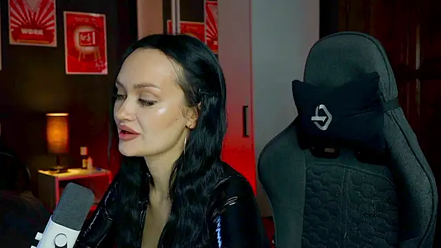 QueenAliss live XXX chat