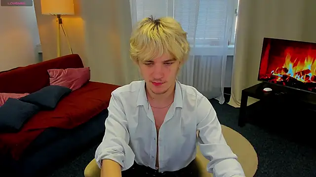 Show modela JameMiller na web-kameri