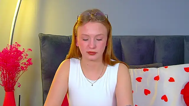 BeatriceBinocheのライブXXXチャット