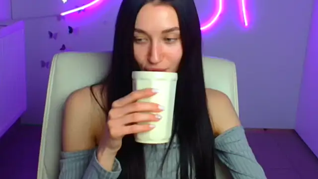 Stella_XO Adlı Modelin Canlı XXX Sohbeti