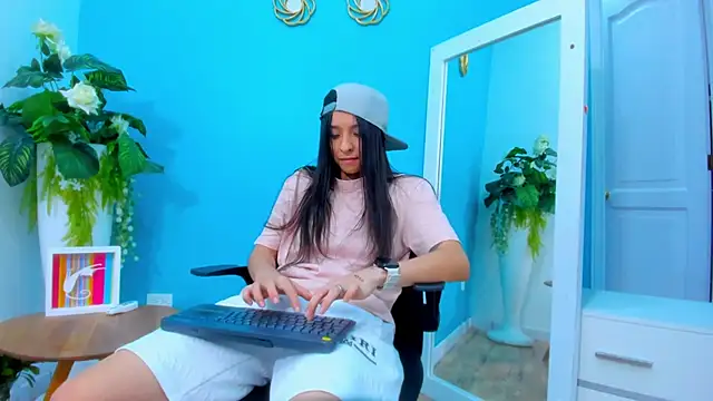 Chat +18 de ViictoriiaSaenz ao vivo