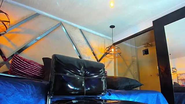 SantiagoHincapiie live XXX chat