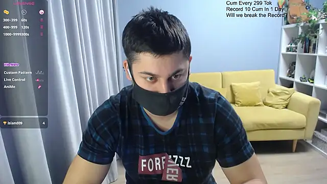 Tomguys live XXX chat