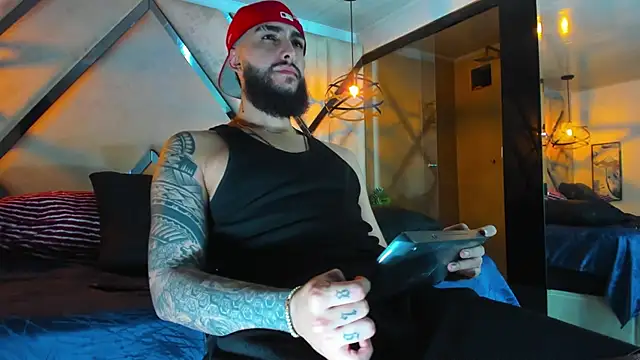 Chat XXX en directo de SantiagoHincapiie