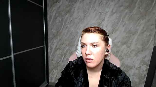 Reginasmilee Adlı Modelin Canlı XXX Sohbeti