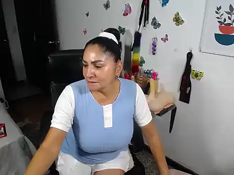 Chat +18 de mature_bigboobs10 ao vivo