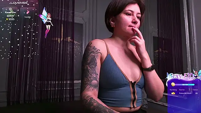 Chat +18 de Ishtar_Divine ao vivo