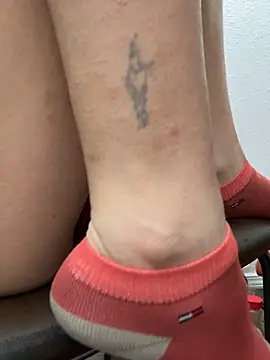 2addictivelyhorny Adlı Modelin Web Kamerası Şovu