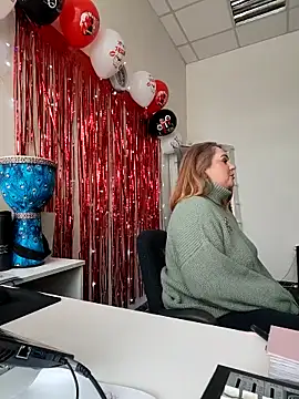 XXX chat uživo modela Juicy_PeachLux