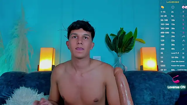 Show modela Leo_Savage_ na web-kameri