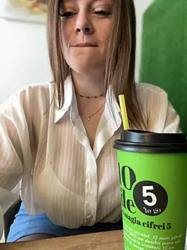 Chatroom XXX en direct de CrazyTori