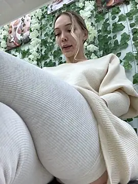 -HollyWay- Chat XXX live