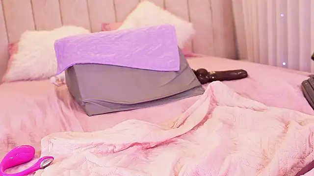 emyli_sw_ Chat XXX in diretta