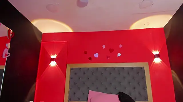 YayaHilton's Live XXX Chat