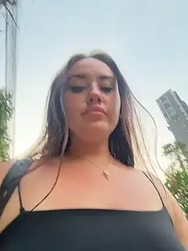 Chat XXX en directo de KiraSunshine