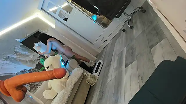 Chat +18 de Ivy_Bellee ao vivo