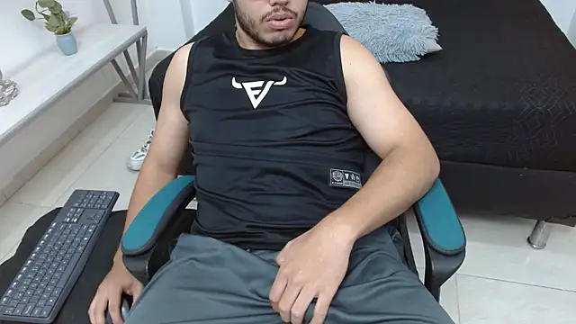 Chat +18 de Trevor_Ash ao vivo