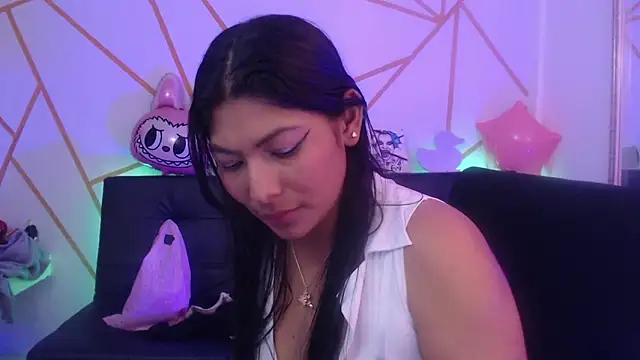 Chatroom XXX en direct de yvanna__smith