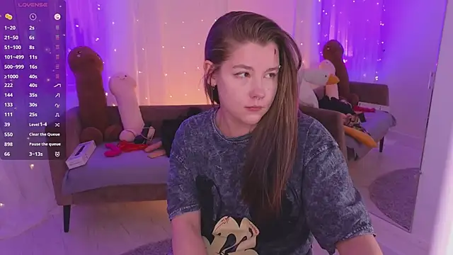 Mira_Falls Adlı Modelin Canlı XXX Sohbeti