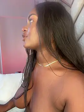 Chat XXX en directo de Noa_Adams