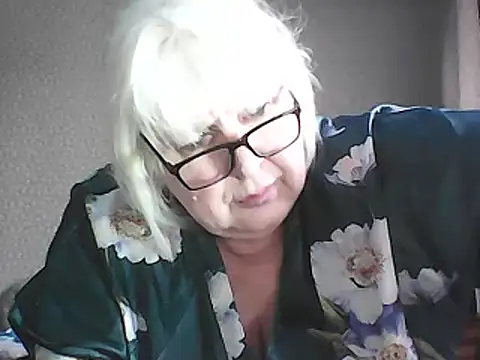 Alexia64231 即時 XXX 聊天